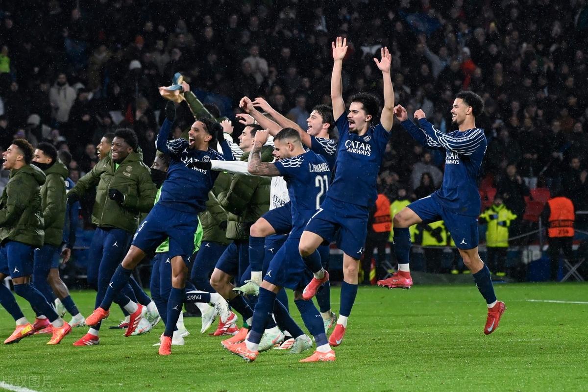 开云体育入口-曼城大比分取胜，领先晋级欧冠半决赛